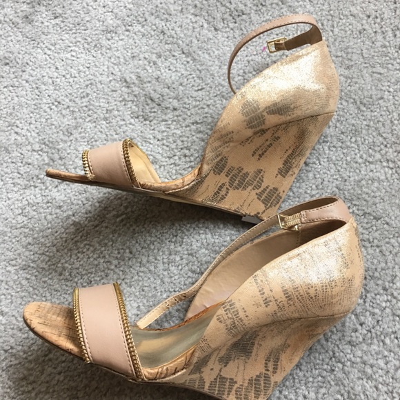 Shoes - Picture 4 of 6